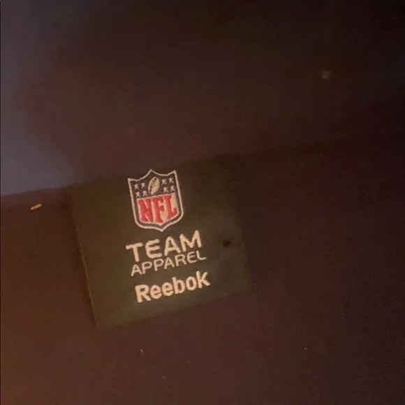 Reebok Maroon Football Helmet Cap with White Lace Detail - Picture 4 of 4